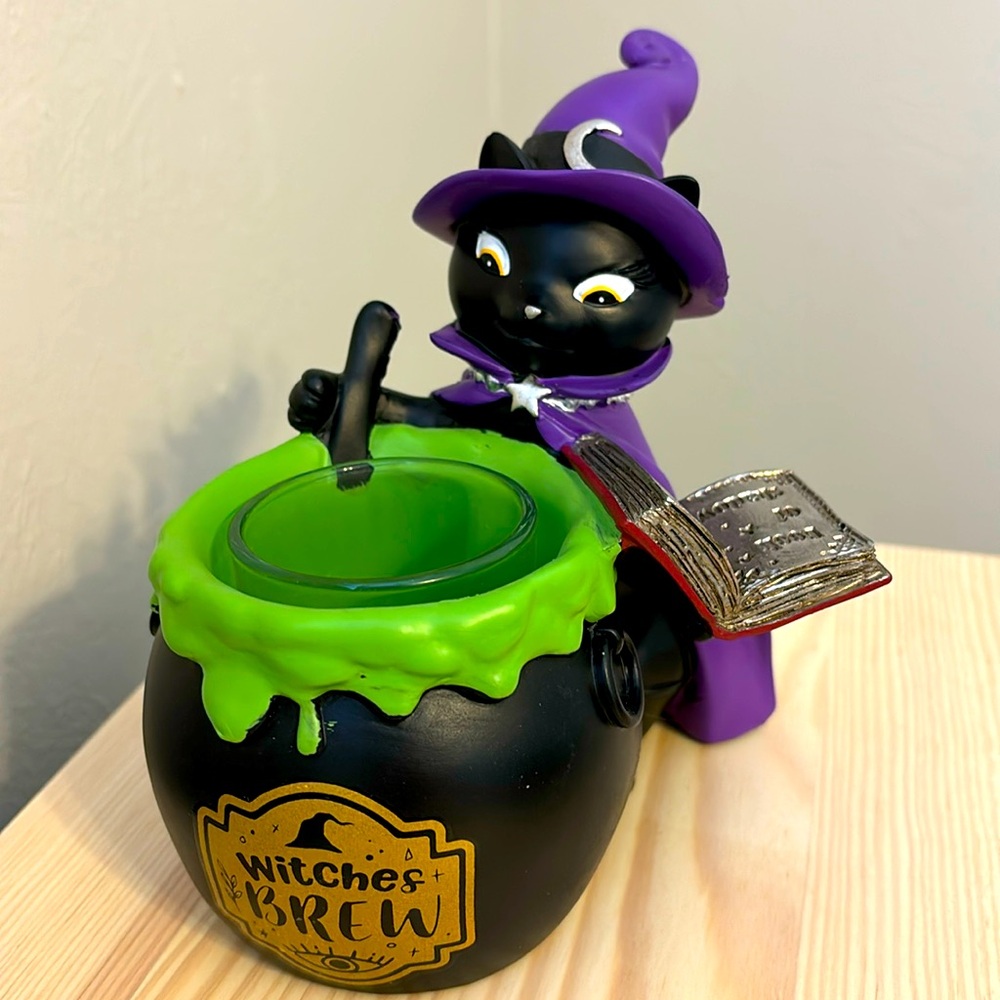 Yankee Candle Halloween Sophia the Cat witch
